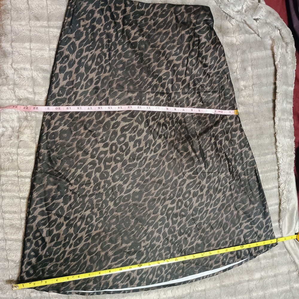 Leopard Print Midi Skirt - Picture 2 of 2